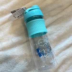 Alani any Katy Hearn Shaker NWT